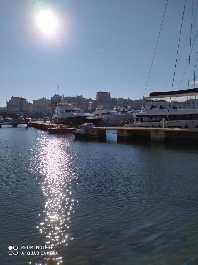 Апартаменты Με Θεα Το Λιμανι Пирей Экстерьер фото
